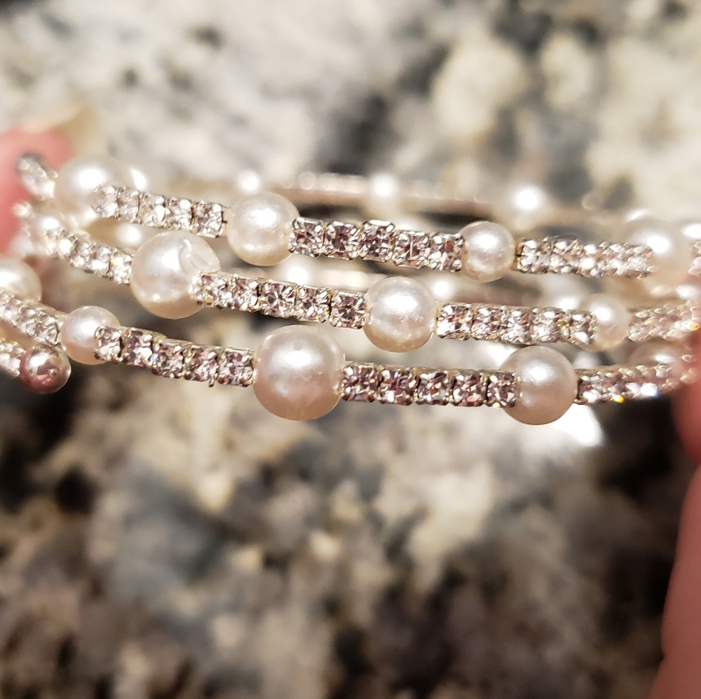 Vieste Faux pearl And Rhinestone coil bracelet